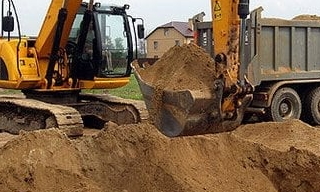 Выкопать яму экскаватором в Усть-куте от 923 руб. - 2Землекопа-Утк