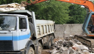 Вывоз строительного мусора с участка в Усть-куте недорого от 1537 руб. | 2Землекопа-Утк